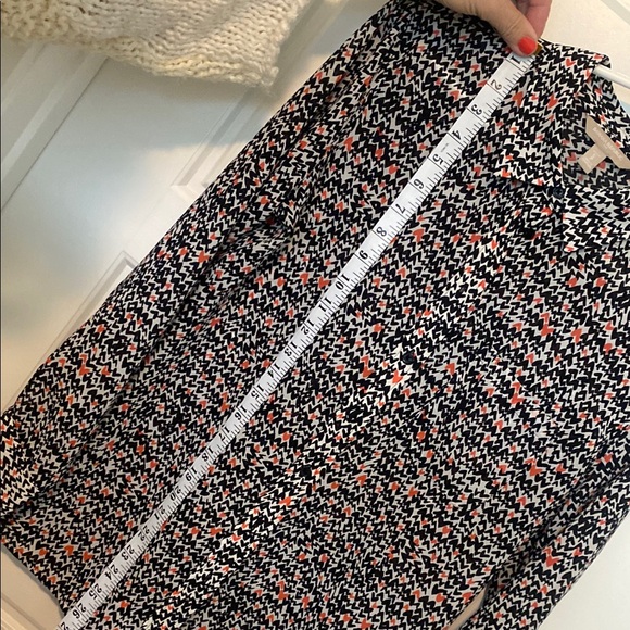 Banana Republic Black and White Blouse with Red Highlights - Picture 6 of 11